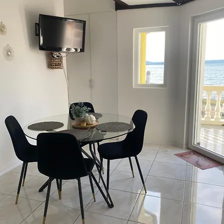 Eleni Apartmán